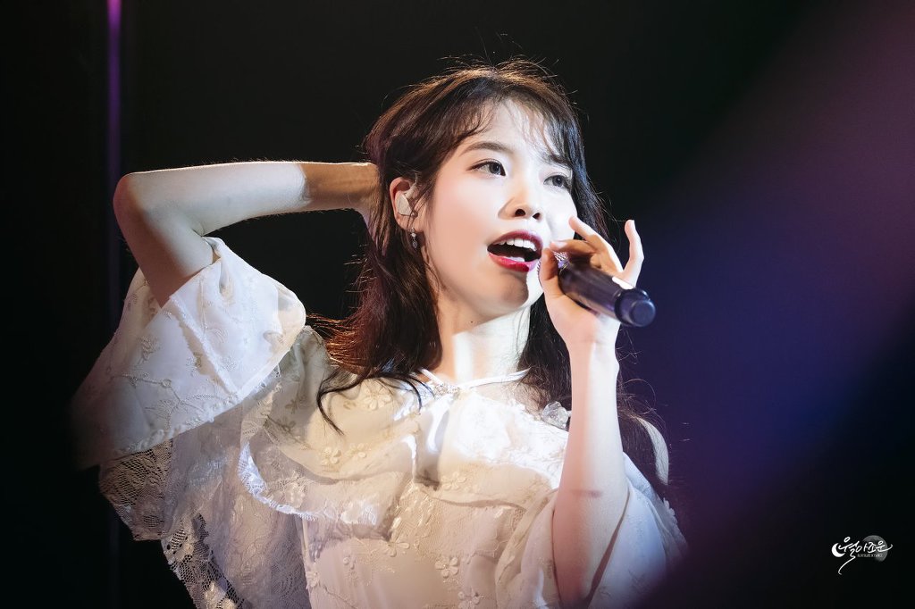 아이유는 어쩜 이리 이쁘지.jpgif | 인스티즈