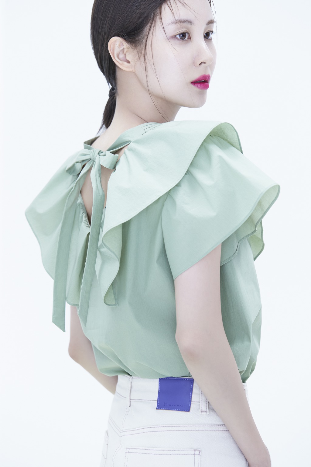 99E72F485EBC193E2B3CCA