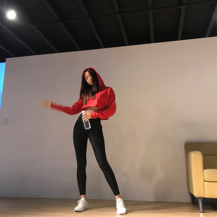 레깅스 입은 손나은.jpgif | 인스티즈